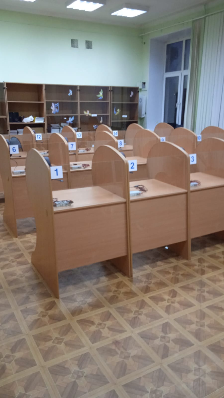Поставка и установка лингафонного кабинета в МОУ ЛИЦЕЙ № 4 г. Люберцы, Московская область